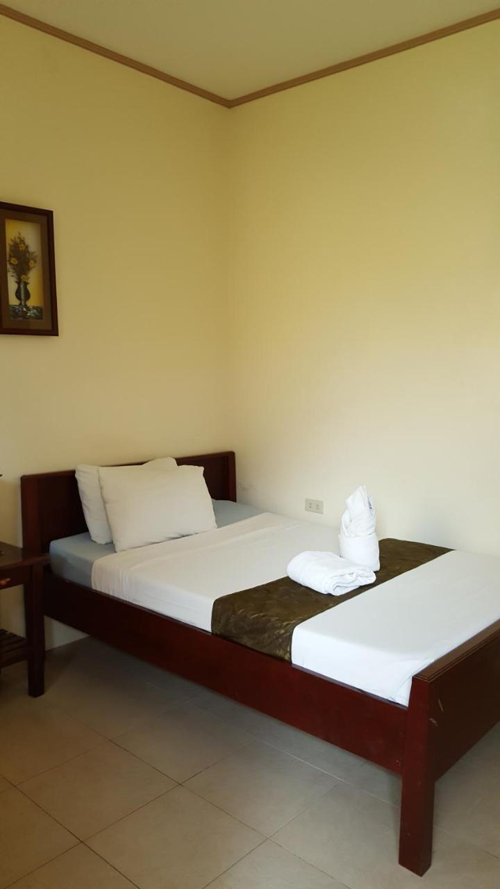 Blue Lagoon Inn & Suites Puerto Princesa Luaran gambar