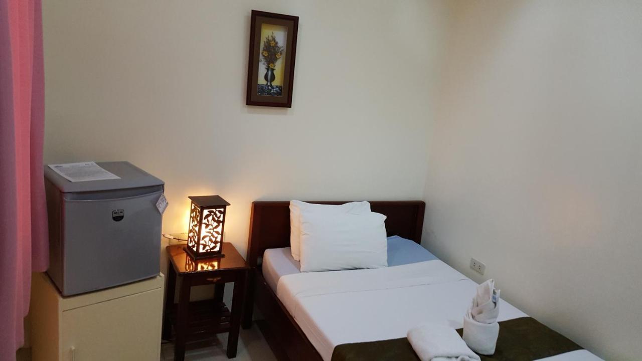 Blue Lagoon Inn & Suites Puerto Princesa Luaran gambar