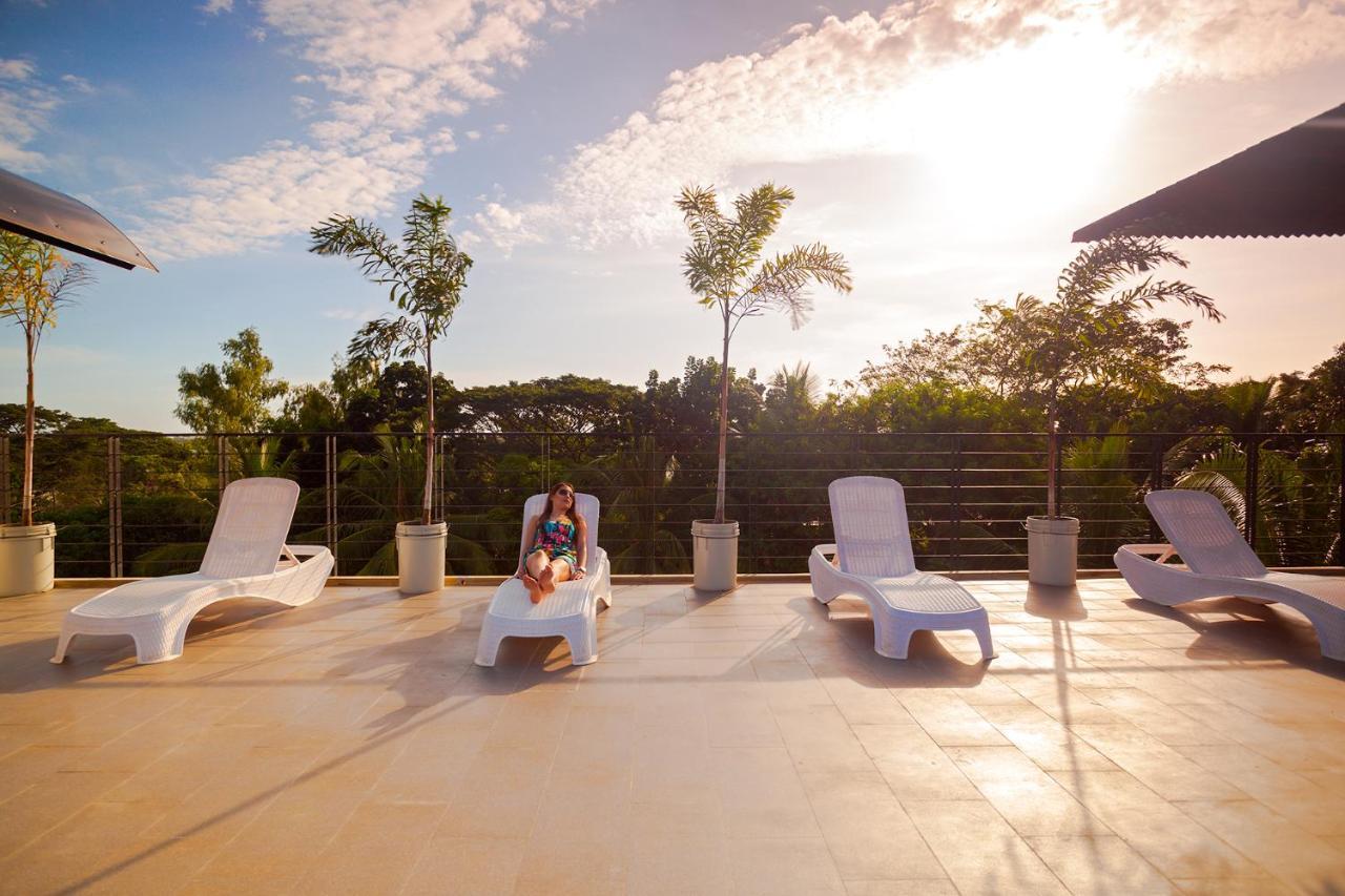Blue Lagoon Inn & Suites Puerto Princesa Luaran gambar